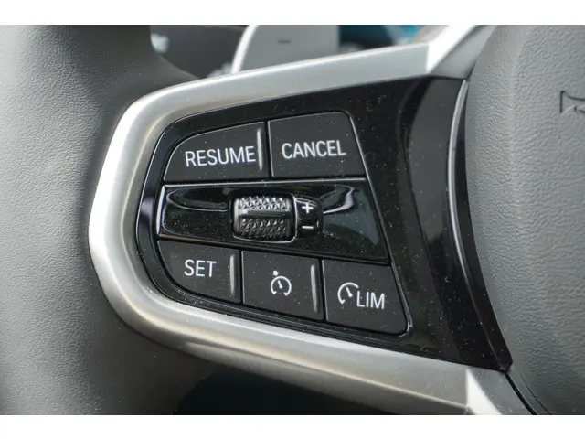 BMW 3 Serie Touring 330e 2025 Hybride Benzine 28