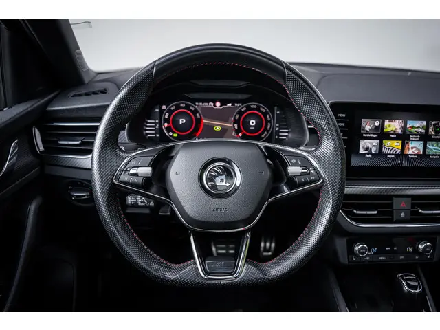 Škoda Kamiq 1.5 TSI DSG7 Monte Carlo 2021 Benzine 43