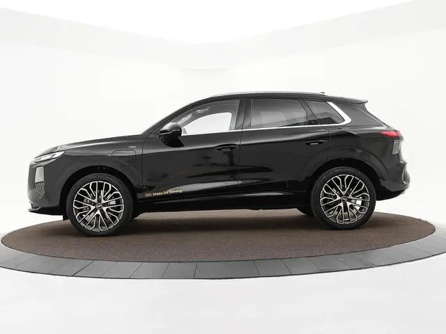 Audi Q3 1.5 200kW e-hybrid Pro line 272 PK 2026 Benzine 31