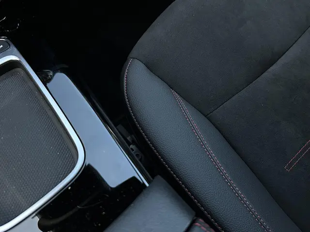 Mercedes-Benz CLA 200 d AMG Line 2025 Diesel 31