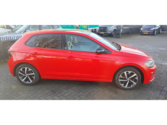 Volkswagen Polo 2