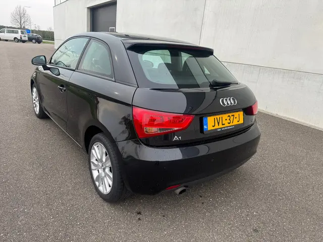 Audi A1 1.6 TDI weinig km nieuwe apk !!!! 2014 Diesel 6