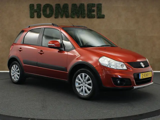 Suzuki SX4 1.6 Executive 2013 Benzine 12