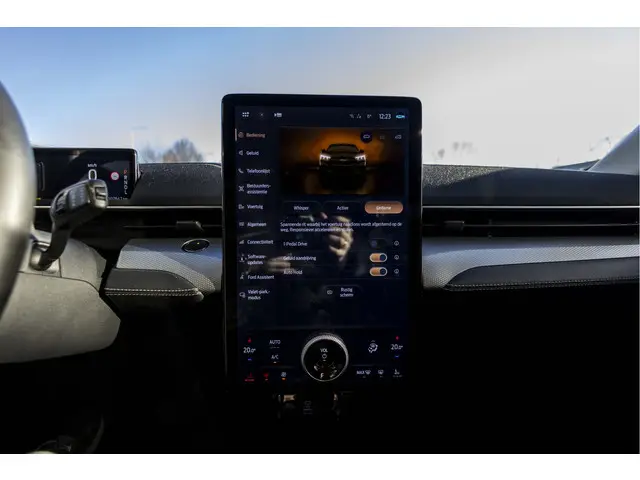 Ford Mustang Mach-E RWD 75 kWh 2021 Elektrisch 25