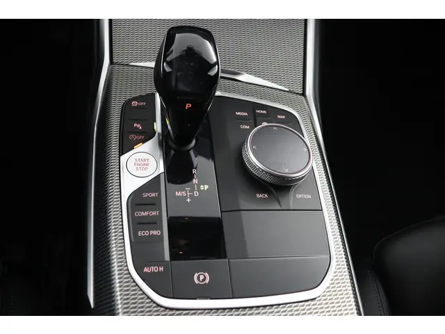 BMW 3 Serie 330i High Executive 2020 Benzine 19