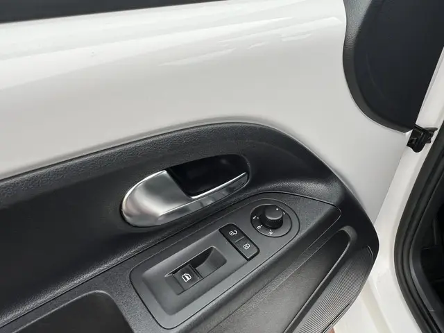 Volkswagen up! High Up! 2014 Benzine 17