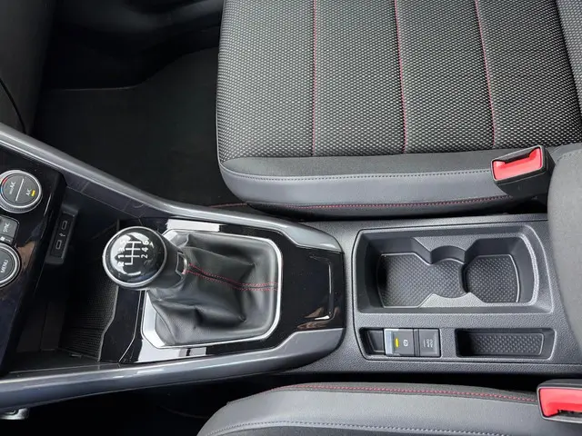 Volkswagen T-Roc 1.5 TSI Sport 2021 Benzine 28