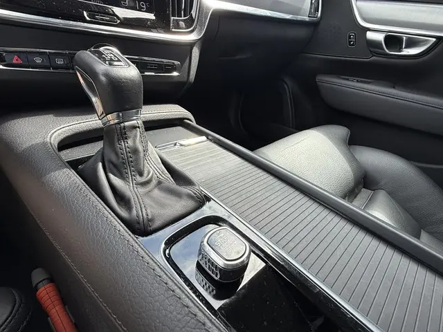 Volvo V90 2.0 T4 Momentum 2019 Benzine 18
