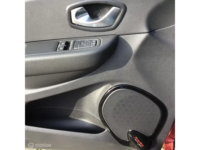 Renault Clio Estate 0.9 TCe Limited 2019 Benzine 28