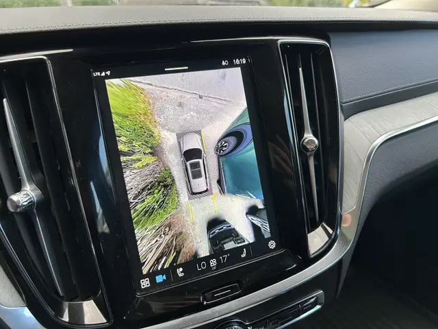 Volvo V60 2.0 B4 Ultra Dark 2024 Benzine 31