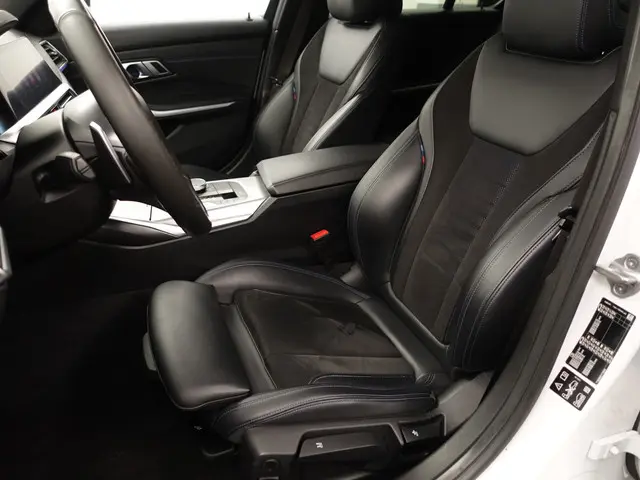 BMW 3 Serie 320i xDrive M Sport Edition- 2019 Benzine 24