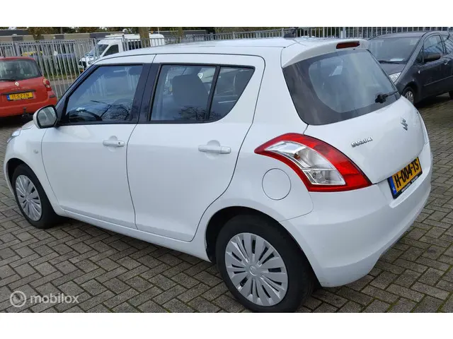 Suzuki Swift 1.2 Beat EASSS / 123040 km.(NAP) 2015 Benzine 8