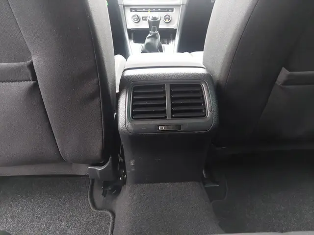 Volkswagen Golf 1.0 TSI Comfortline 2016 Benzine 22