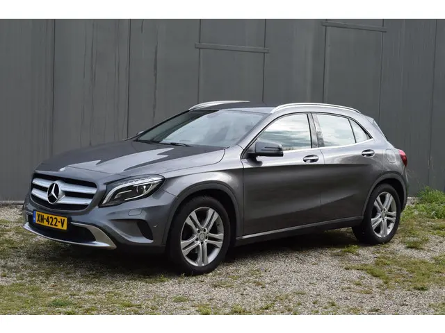 Mercedes-Benz GLA 180 Prestige 2015 Benzine 15