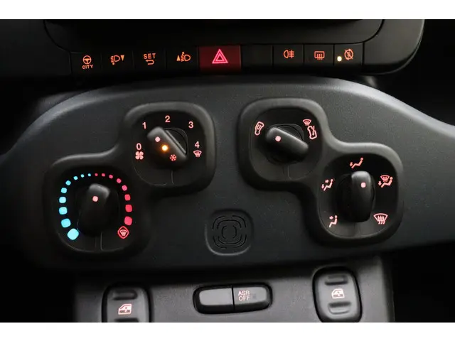 Fiat Panda 1.0 Hybrid Urban 2024 Benzine 18