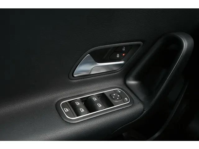 Mercedes-Benz A-Klasse 160 Advantage 2018 Benzine 14
