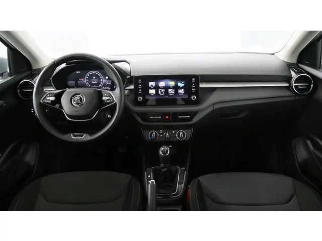 Škoda Fabia 1.0 TSI 95pk Selection 2024 Benzine 36