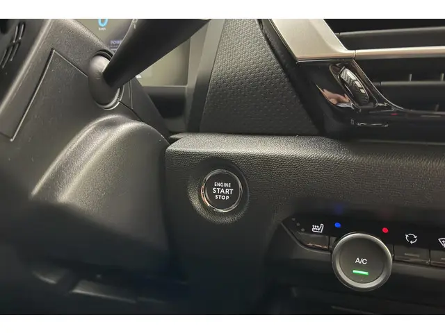 Citroën C4 Hybrid 145pk Plus 2025 Hybride Benzine 23