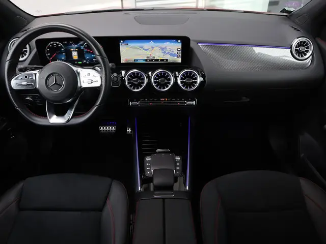 Mercedes-Benz GLA 250 e AMG Line 2022 Hybride Benzine 13