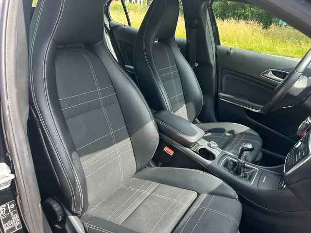 Mercedes-Benz GLA 180 Ambition ,93000 km N.A.P 2016 Benzine 7