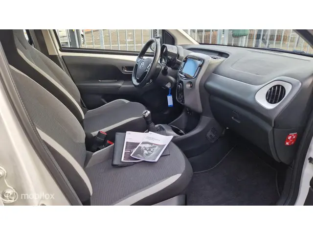 Toyota Aygo 1.0 VVT-i x-joy 2021 Benzine 14