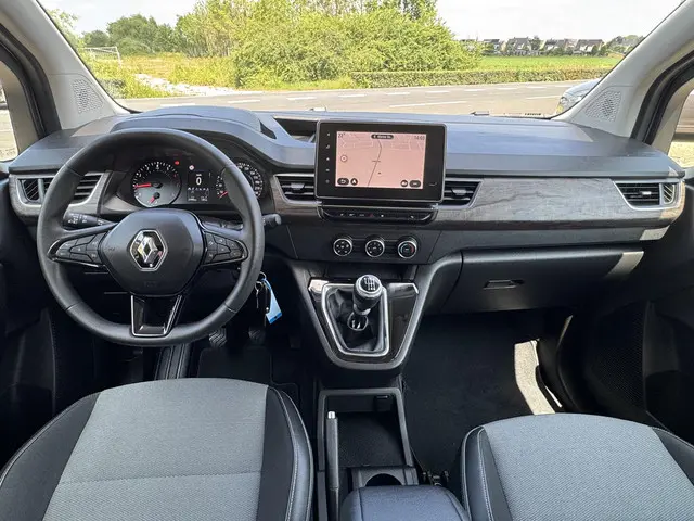 Renault Kangoo 1.3 TCe 100 Luxe L1 2022 Benzine 19