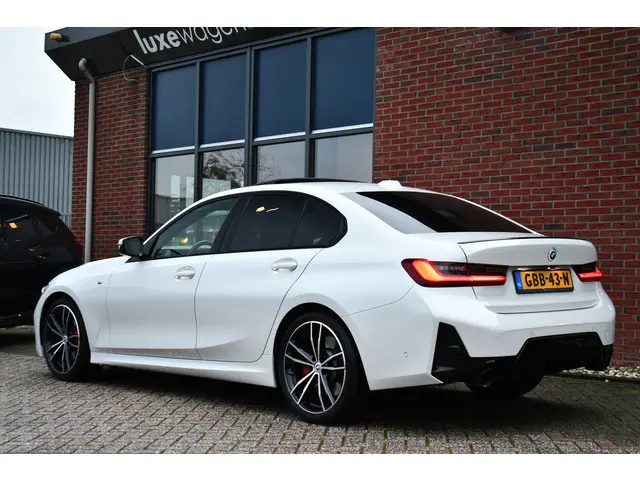 BMW 3 Serie 330 d M-Sport Pro 2023 Diesel 6
