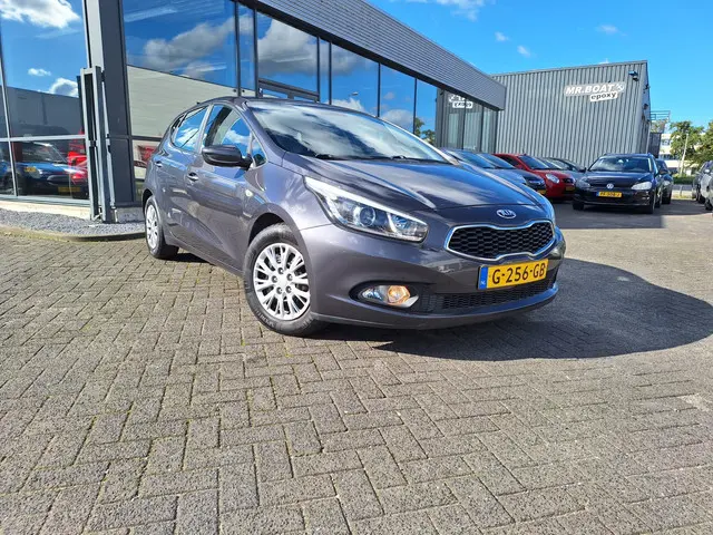 Kia cee'd 1.4 CVVT 5-deurs 2014 Benzine 3