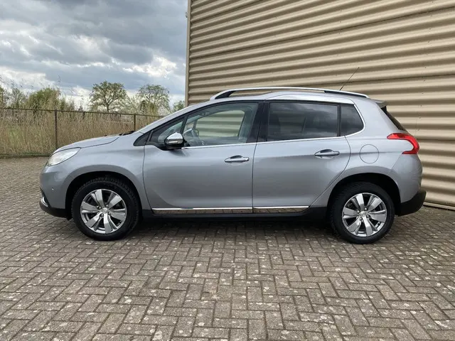 Peugeot 2008 1.2 PureTech Allure 2016 Benzine 27
