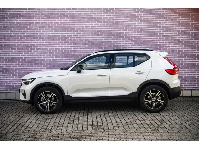 Volvo XC40 B4 Aut Plus Dark 2025 Benzine 4