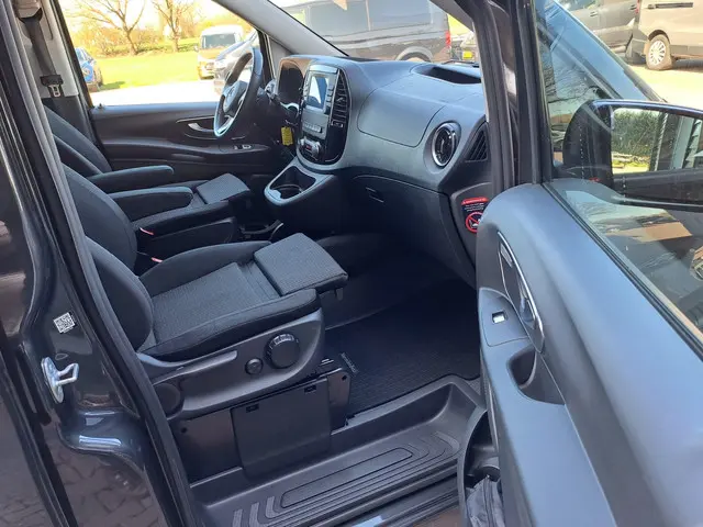 Mercedes-Benz Vito 116 CDI Lang DC Comfort 2023 Diesel 31