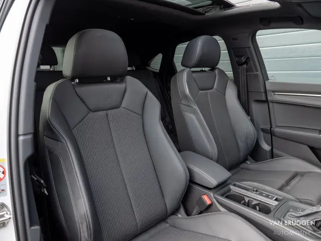 Audi Q3 Sportback 45 TFSI e S-Line 2022 Hybride Benzine 18