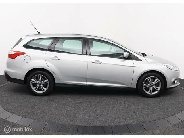 Ford Focus Wagon 1.0 EcoBoost Edition 2013 Benzine 10