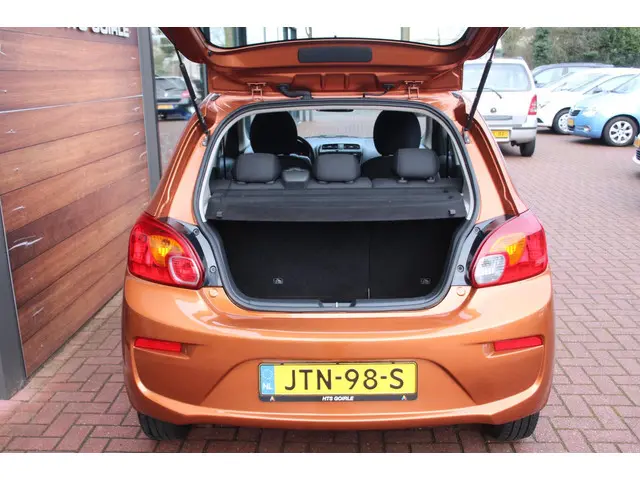 Mitsubishi Space Star 1.0 Entry 2017 Benzine 10