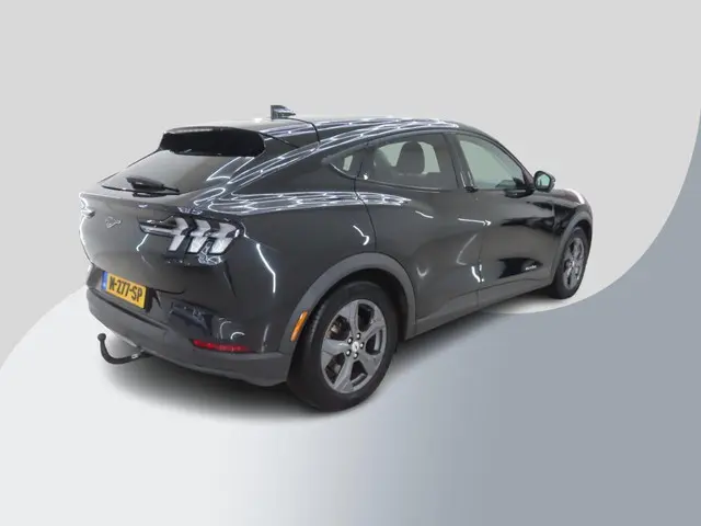 Ford Mustang Mach-E Extended RWD 98 kWh 2021 Elektrisch 3