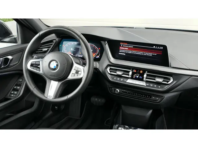 BMW 1 Serie 118i Executive Edition 2020 Benzine 32