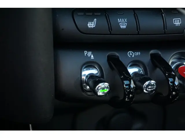 MINI 3-Deurs Cooper S 2021 Benzine 17
