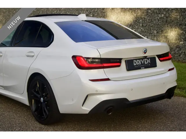 BMW 3 Serie 320i High Executive 2022 Benzine 15