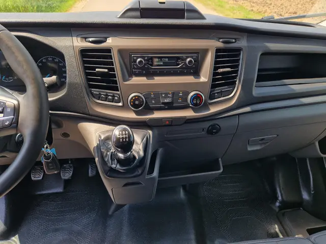 Ford Transit 350 2.0 TDCI L3H2 Trend 2022 Diesel 15