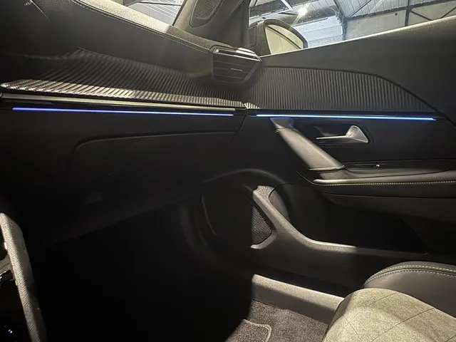 Peugeot e-2008 EV GT Pack 50 kWh 2021 Elektrisch 14