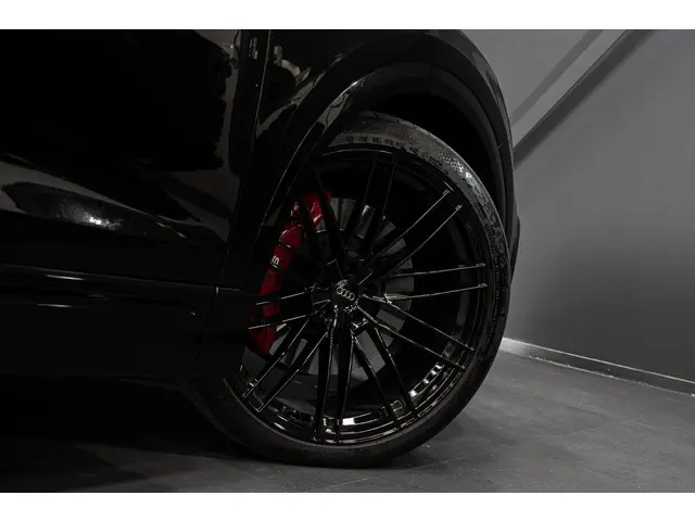 Audi SQ8 4.0 TFSI quattro 2023 Benzine 18