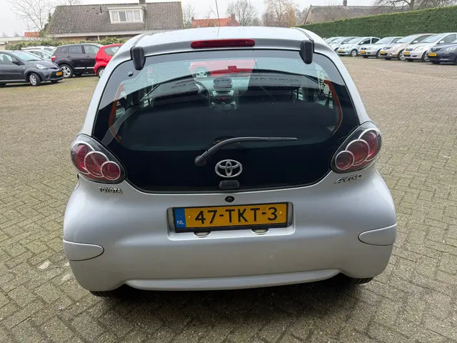 Toyota Aygo 1.0-12V Comfort Navigator 2012 Benzine 4