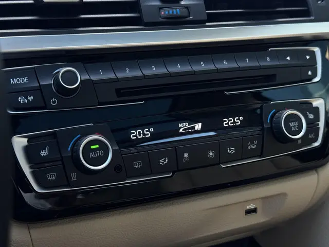 BMW 3 Serie 320i xDrive High Executive 2020 Benzine 16