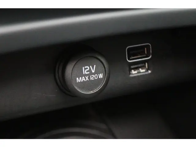 Volvo XC40 2.0 T4 AWD R-Design 2018 Benzine 57