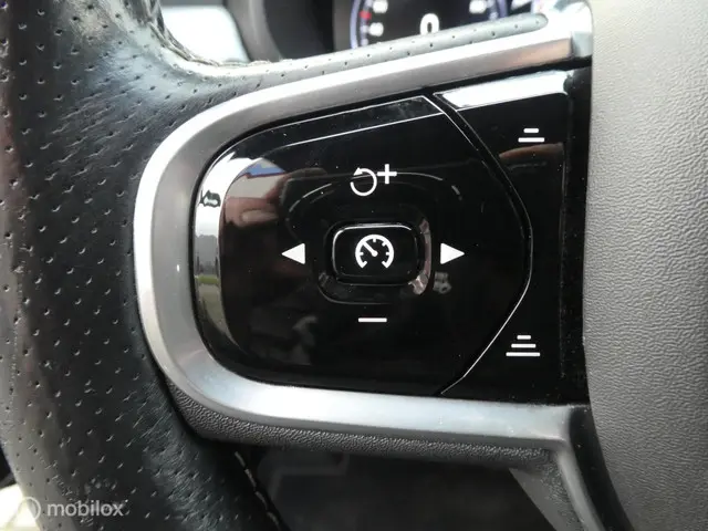 Volvo V90 2.0 T5 R-Design 2017 Benzine 17