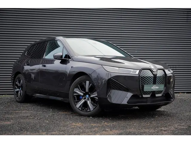 BMW iX xDrive40 Excellence 77 kWh 2022 Elektrisch 11