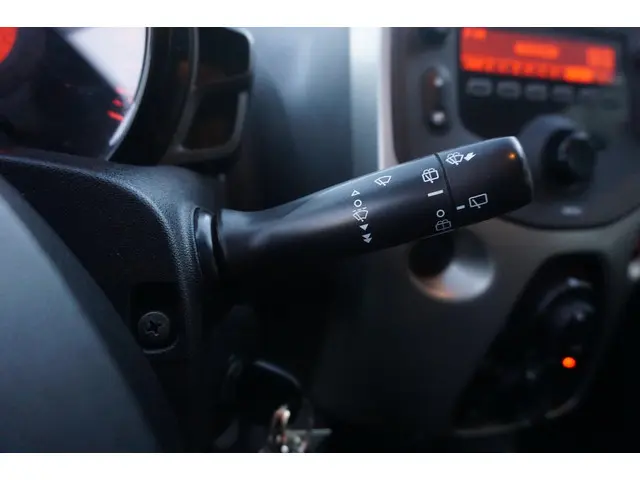 Peugeot 108 1.0 e-VTi Active * Airco * 5Drs * 2016 Benzine 12
