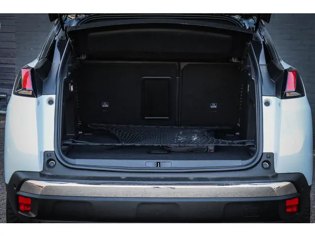 Peugeot 3008 1.2 PureTech GT Line 2019 Benzine 15