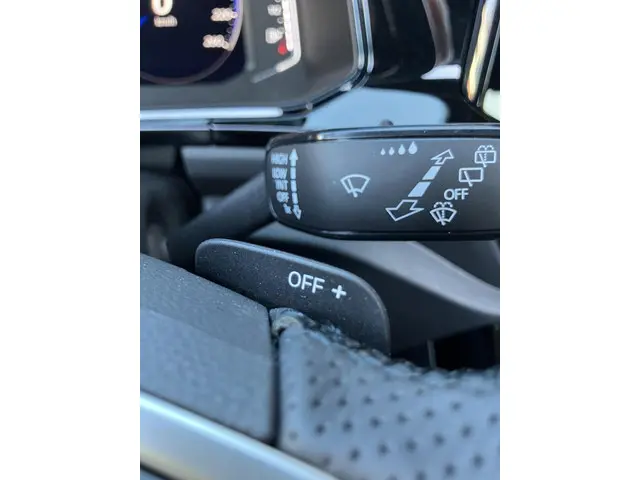 Volkswagen T-Roc 1.5 TSI R-Line Edition 2024 Benzine 39