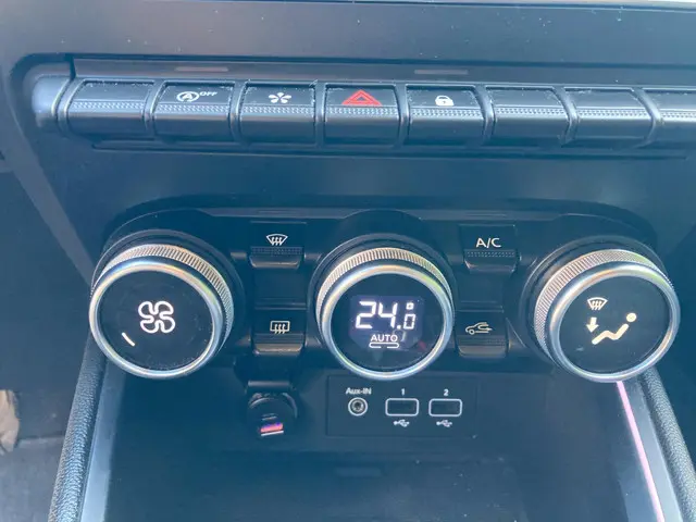 Renault Clio 1.0 TCe Intens Cc,Pdc,keyless,... 2019 Benzine 13